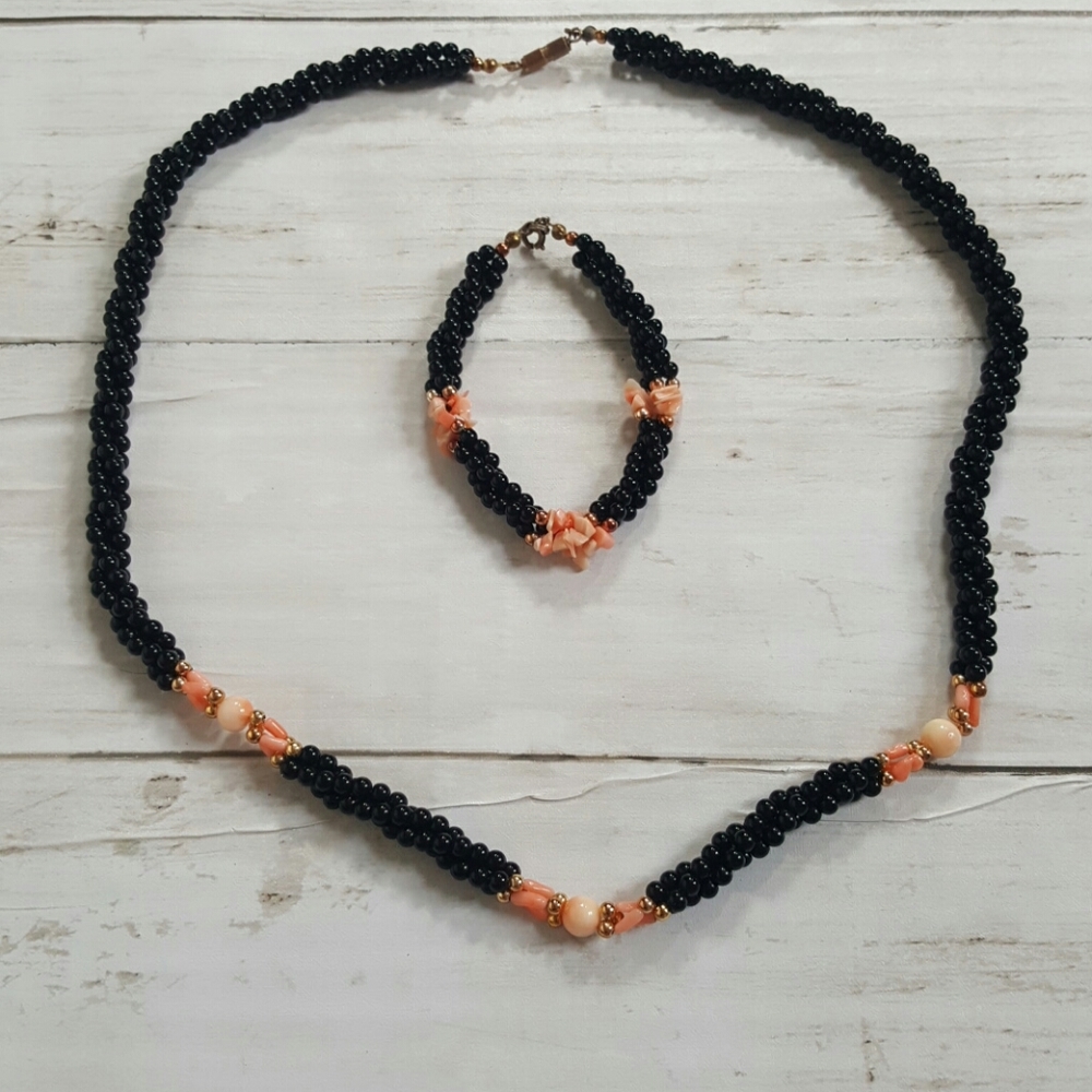 Vintage black onyx pink coral twisted necklace and bracelet set